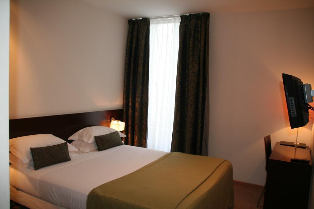 Hotel La Beauze 오뷔송 객실 사진